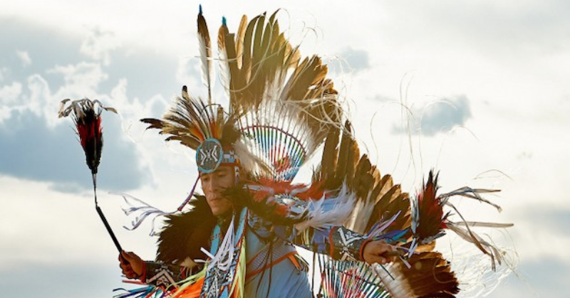 Dior обвинили в расизме после выхода ролика Sauvage Parfum